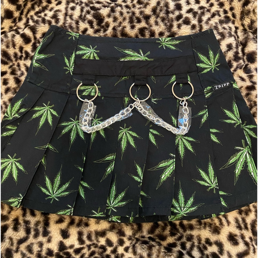 Tripp NYC Grass Mary Chain Pleated Skirt
